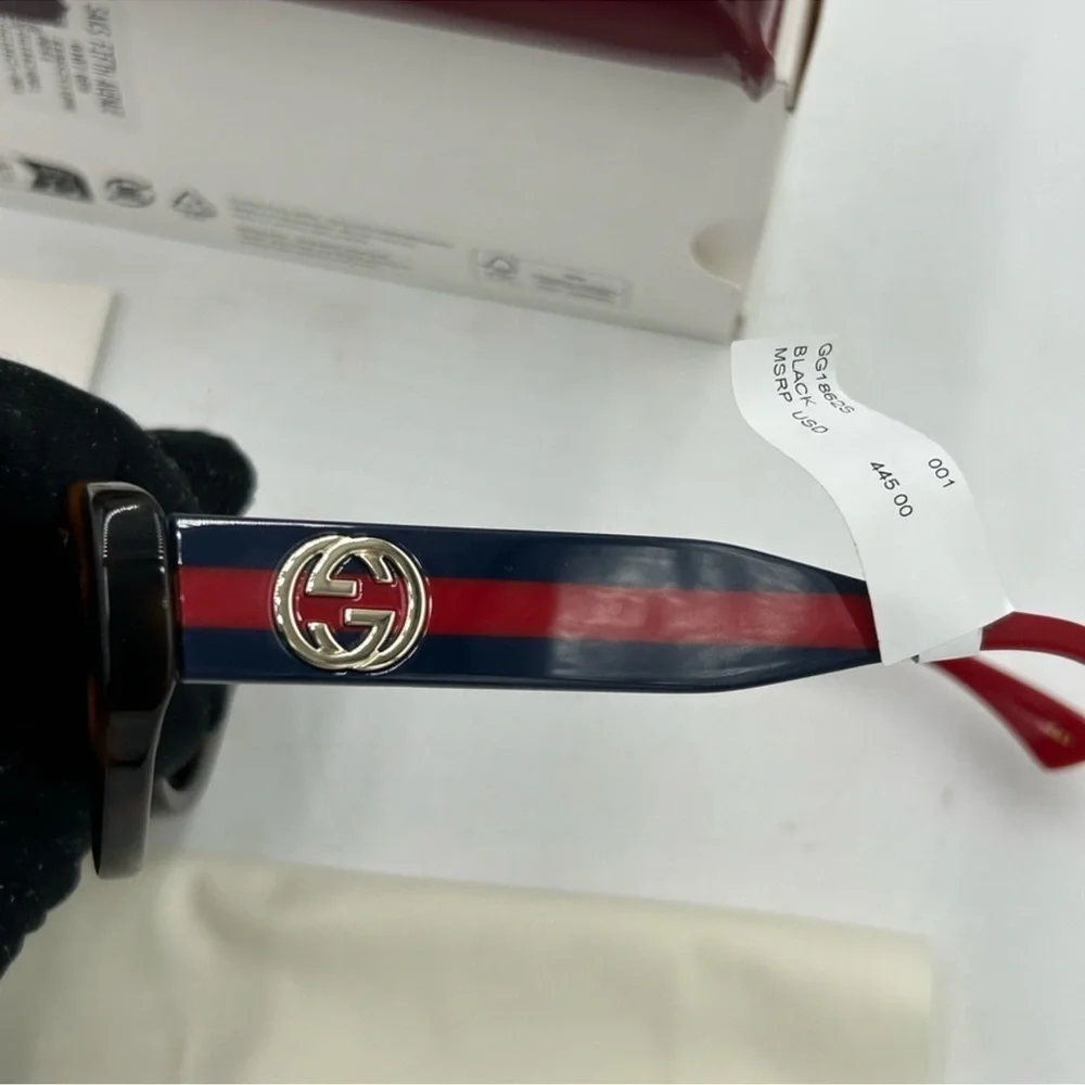 Women’s Gucci, Kat, I-frame sunglasses NWT